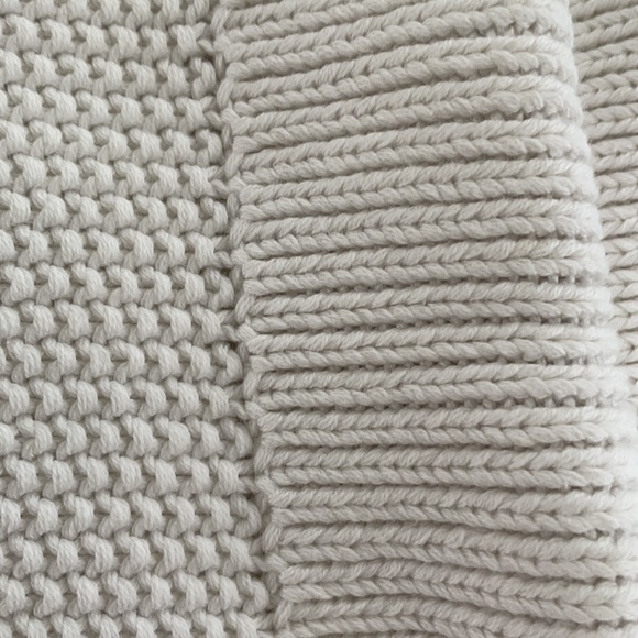 Pillow cover ONLY - Picture 4 of 4